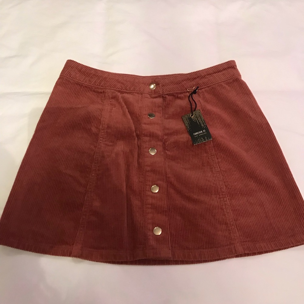 NWT Forever 21 Skirt Size 27